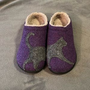 LL Bean Women’s Daybreak Scuffs Motif Cat Size 9